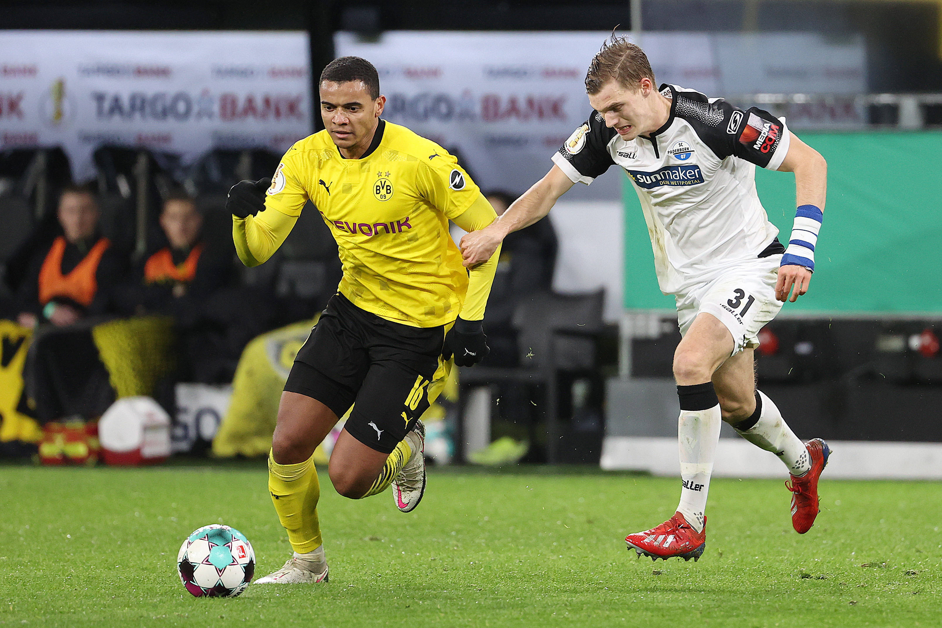 多特蒙德鏖战里昂，本泽马状态火热