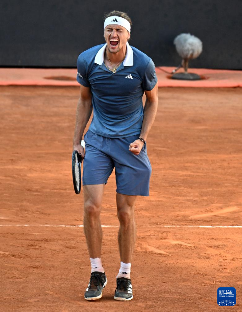 爱游戏在线-戴维斯杯力克美网，兹维列夫状态火热