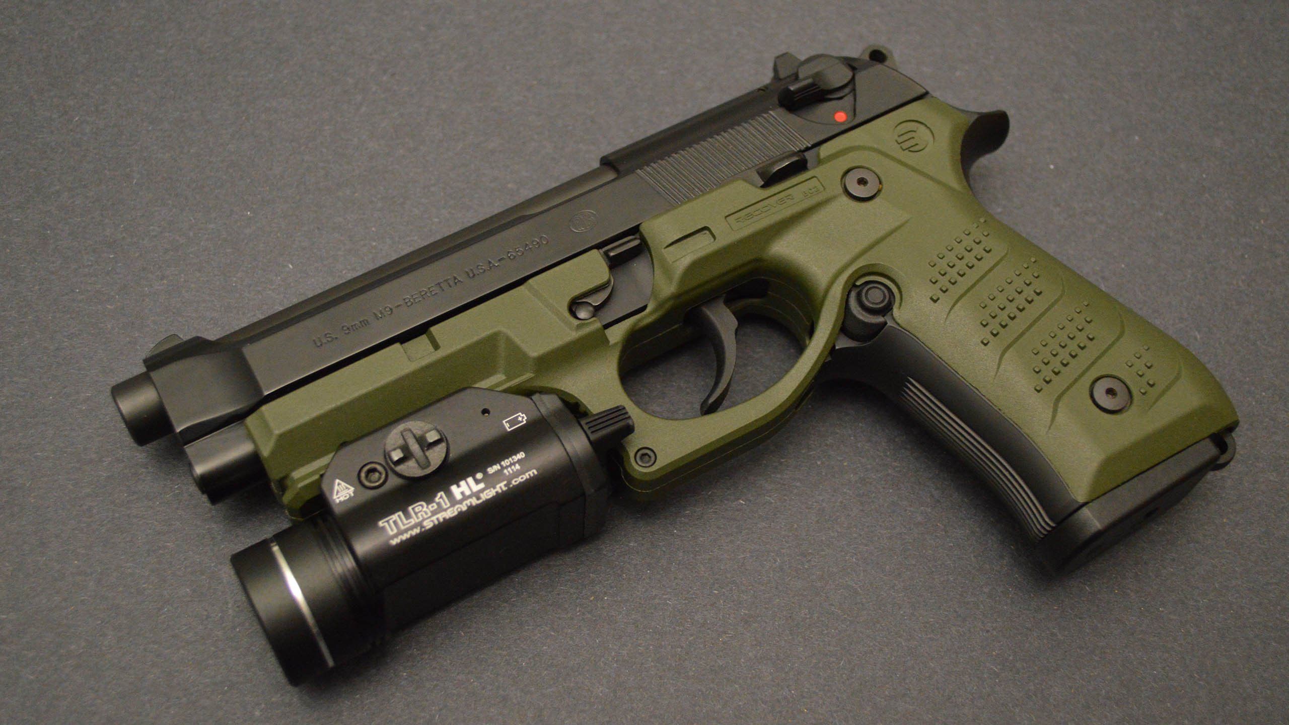 夜晚的双重奏，铁血战车的团队博弈与羽球女王的个人锋芒