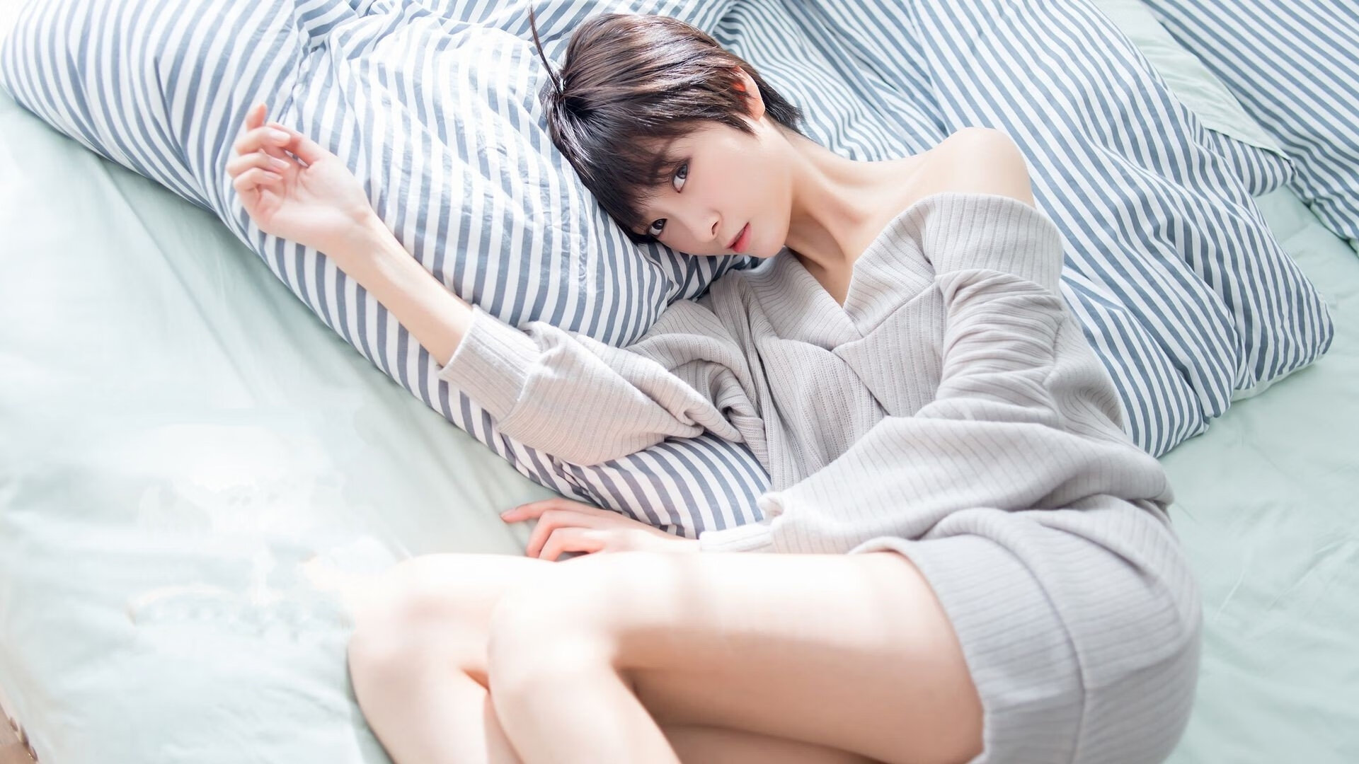 爱游戏入口-橘色闪电撕裂红黑军团，奥斯梅恩一锤定音成就荷兰制造奇迹