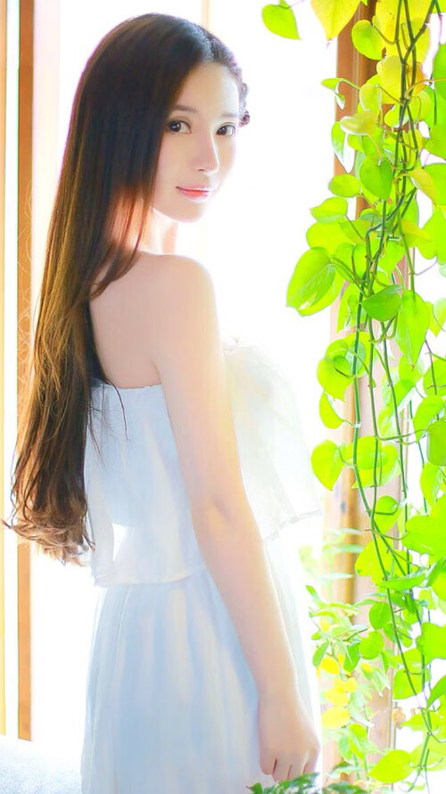 爱游戏大厅-一个逆转，一个登顶，在体育的隐喻里看见命运的明暗交错