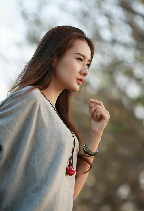 赛道引擎与球场脉搏，F1极速启航与鹈鹕的节奏魔法